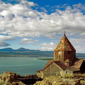 Армения. Озеро Севан. Храм.
