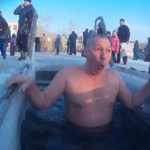 крещение 2015 впервые окунулся в ледяной проруби