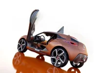 auto004.webp