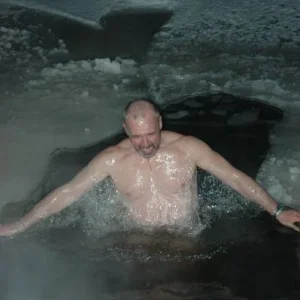 Все врут. Не жгет и ноги мерзнут!!!!