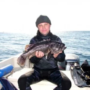 Темный окунь 3,1 кг. Приморский край, о. Русский, осень 2007.