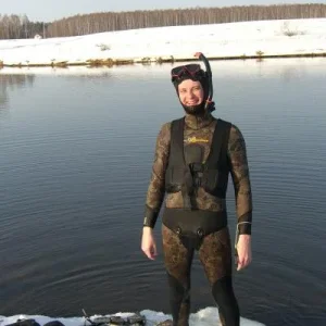 нанырялся, довольный и это спустя 3 часа))) + под км пехом обратно по берегу и снова в воду)))