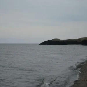 Местная достопримечательность - Черные скалы на берегу Карского моря