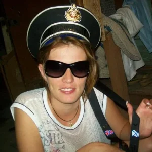 Жена