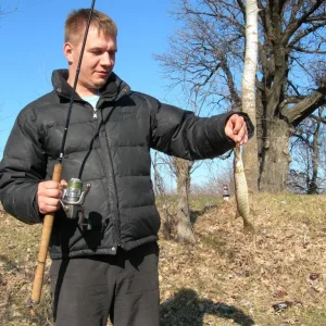 Мелочь конечно, но на пятерых одна.