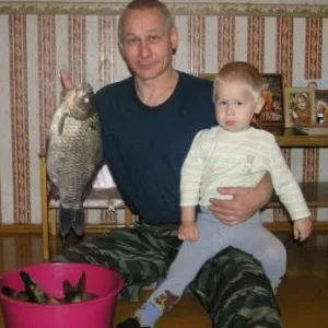 Карась 2 кг.
