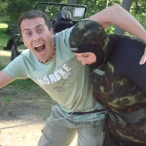 Норовят заколоть "big froggi" )))