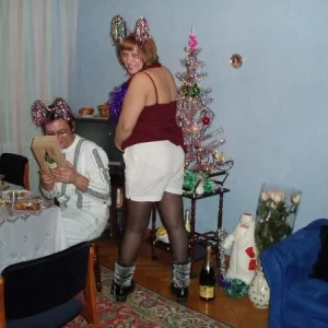 Собираемся на вечеринку новогоднюю, а я утепляюсь )))