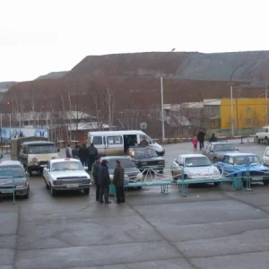 отвалы породы из трубки МИР