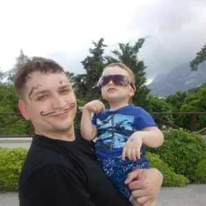 Сначала папу разукрасить, потом аниматоров, а уж потом меня...)))