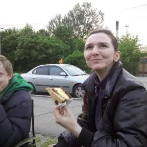 13 Она)2