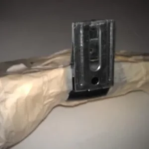 пластина на маске
