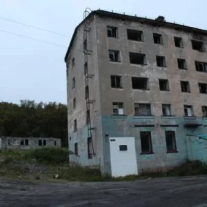 Лиинахамаре - город призрак, а магазин работает