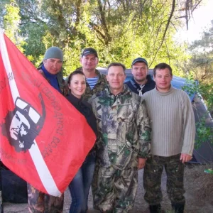 м