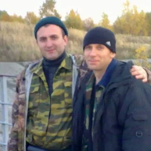 Деснак братишка и местный охотник Дима.