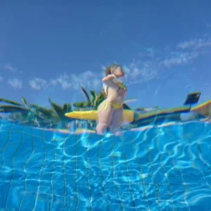 Из под воды