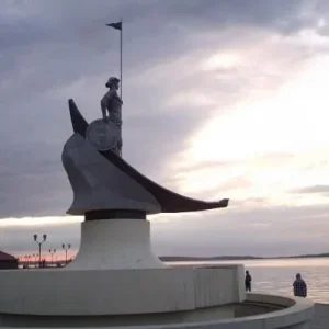 Памятник