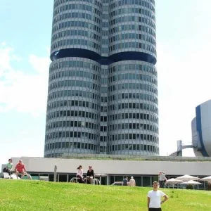 Штаб центр BMW
