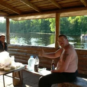 Ничейный домик у воды))