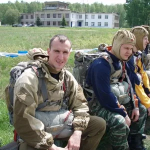 дроп-зона волосово...
с двух бортов было 4 травмы...