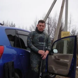 Очень важно перед заныром прочитать табличку сзади (на столбе)