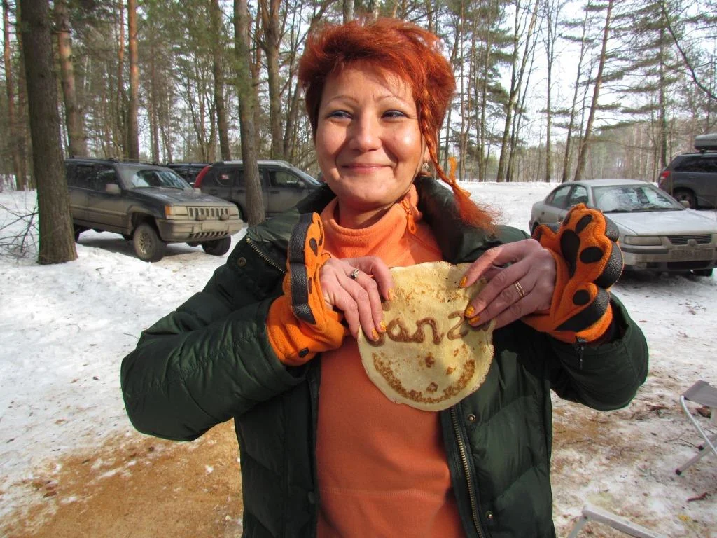 Девушка с косичкой ))