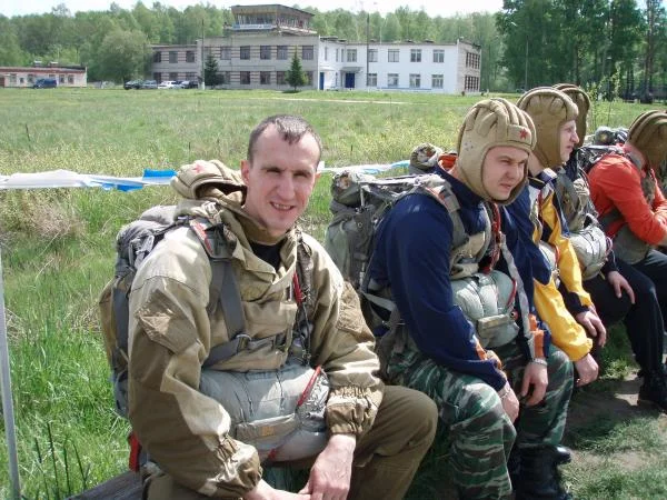 дроп-зона волосово...
с двух бортов было 4 травмы...