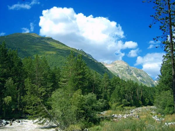 горная река