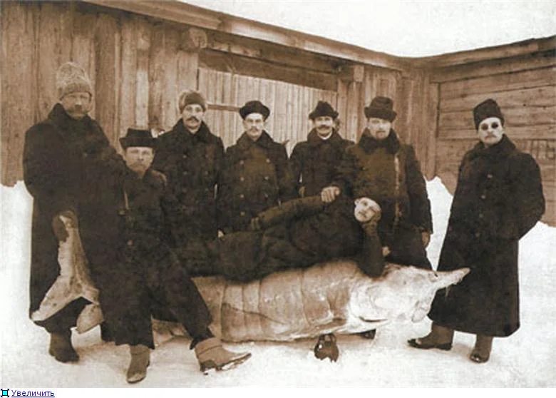 Мой дедуля на промысле )))