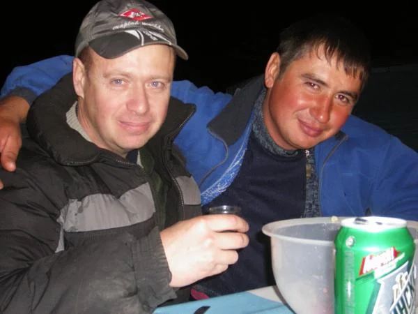 Рюмка водки и тазик уже без пельменей.