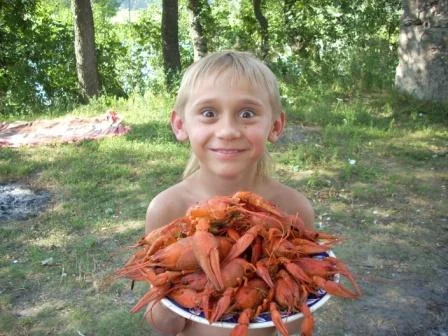Сын как и папа без ума от раков)))