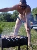 у мангала
