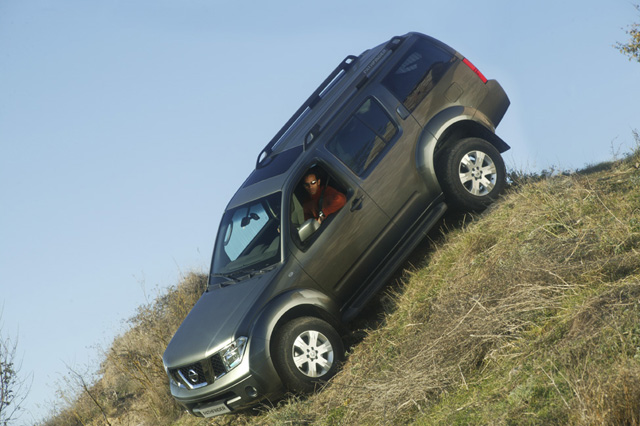 Nissan_Pathfinder_Ext_19_Large.jpg