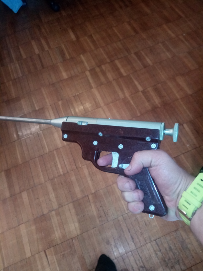 UKq8QYm8PAM.jpg