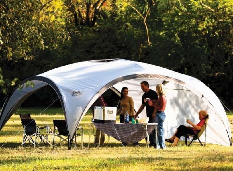 coleman_event_shelter_4_80kb.jpg