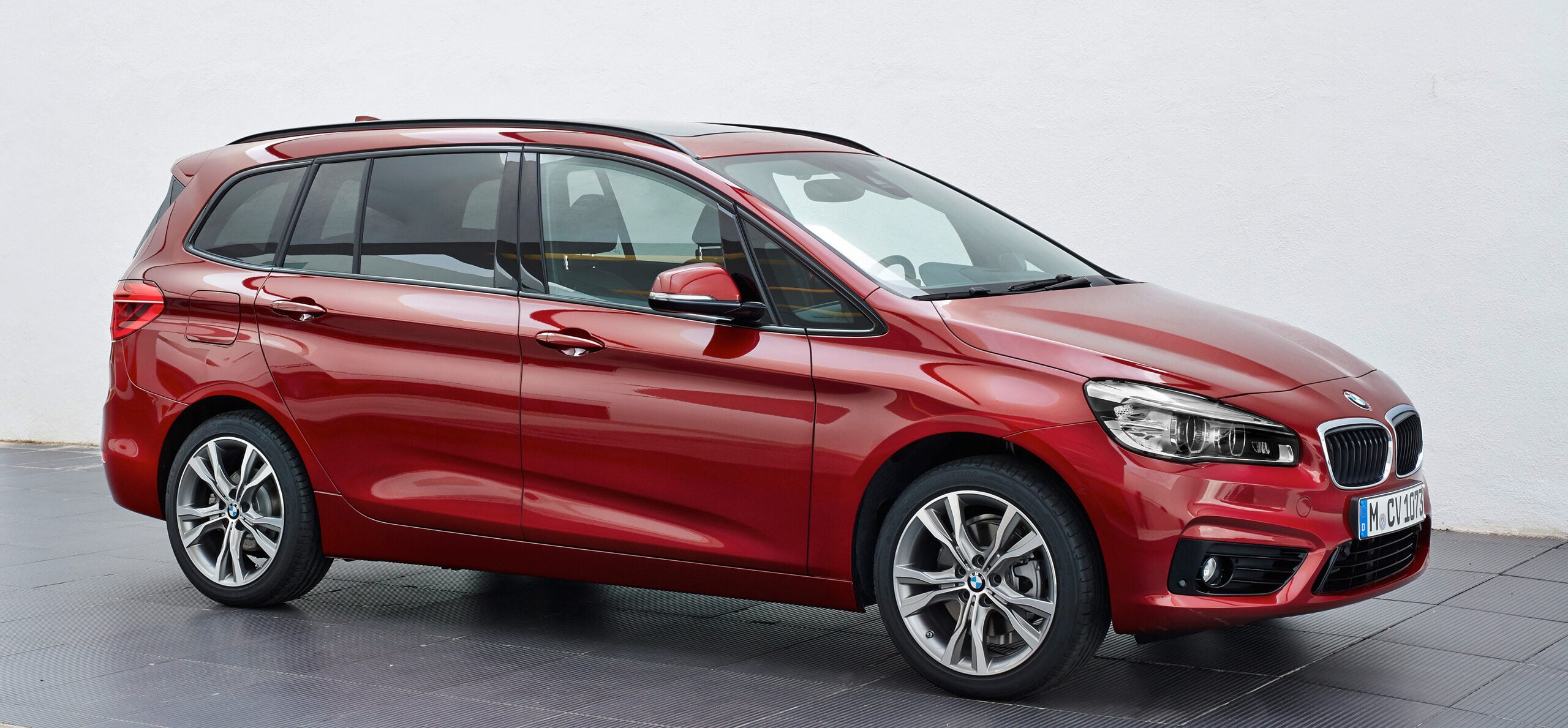 F46_BMW_2_Series_Gran_Tourer004.jpg