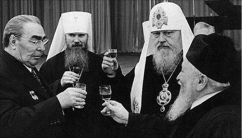 brezhnev-priests-thumb-500x285.jpg